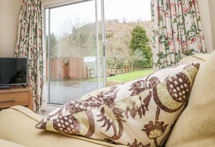 Salmon Cottage