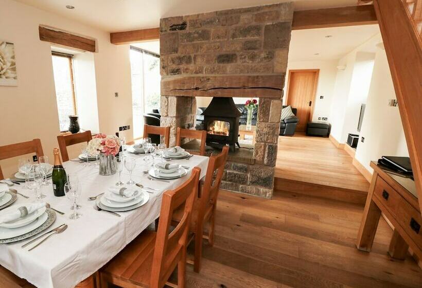 Stoneycroft Barn