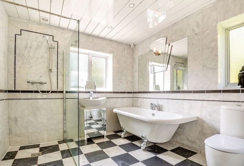 The Art Deco House