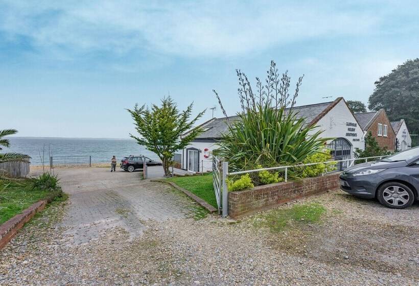 West Sea View No 5