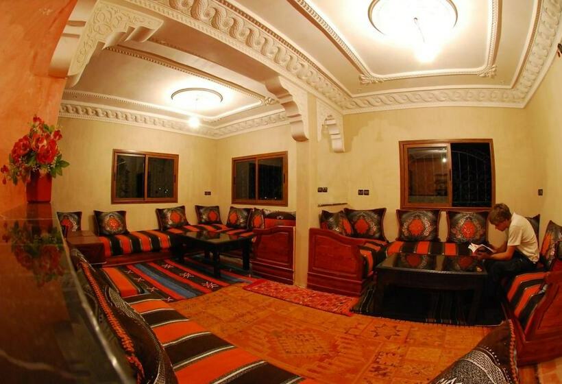 تختخواب و صبحانه Dar Adrar