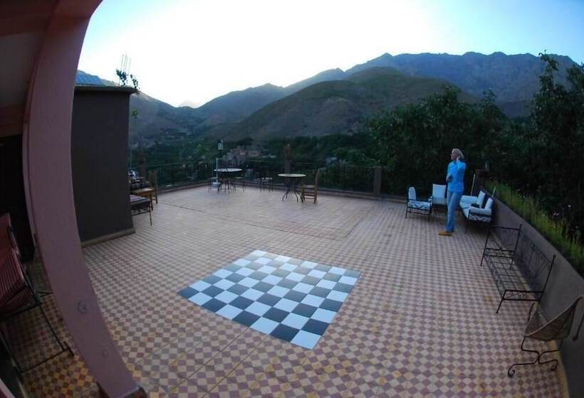 تختخواب و صبحانه Dar Adrar