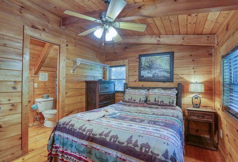 Creek Heaven   2 Bedrooms, 2 Baths, Sleeps 6 Cabin By Redawning