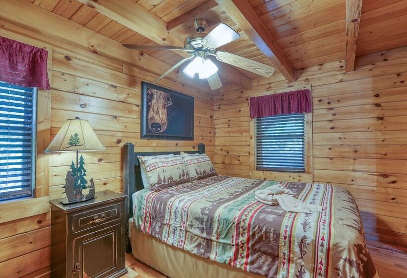 Creek Heaven   2 Bedrooms, 2 Baths, Sleeps 6 Cabin By Redawning