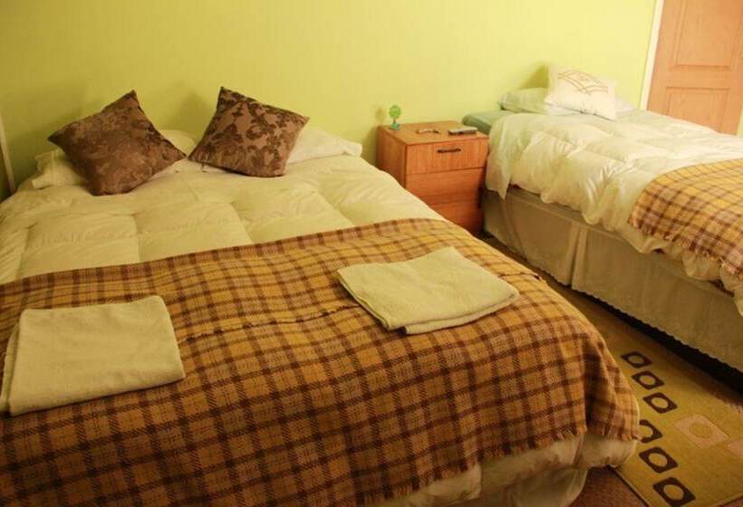 Hostal Taty S House