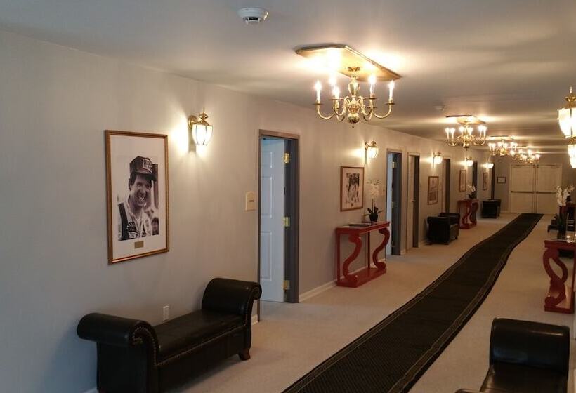 فندق The Village At Pocono