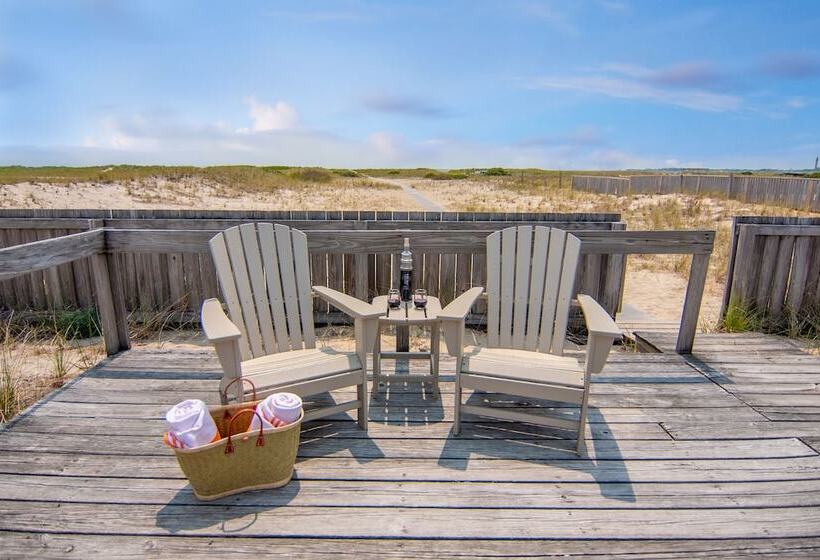 هتل Truro Beach Cottages