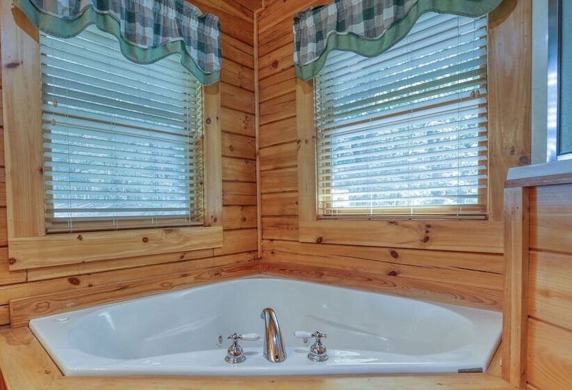 Mountain View   2 Bedrooms, 2 Baths, Sleeps 6 Cabin By Redawning