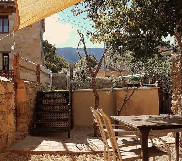 بنسيون La Pedraza Casa Rural