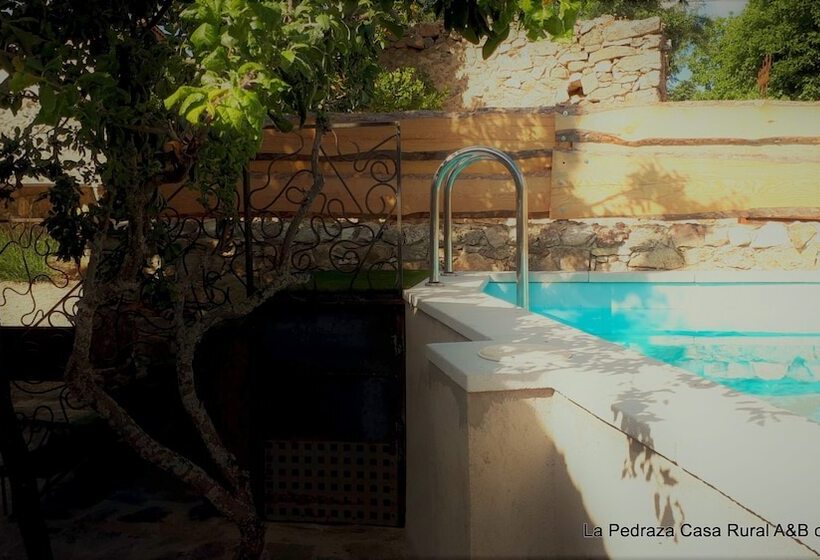بنسيون La Pedraza Casa Rural
