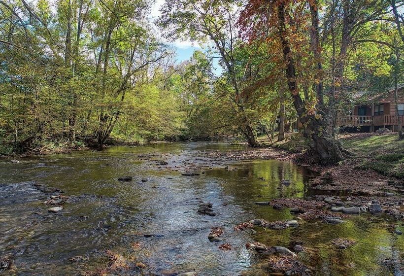 Rivendell Creekside    3 Bedrooms, 2 Baths, Sleeps 6 Cabin By Redawning