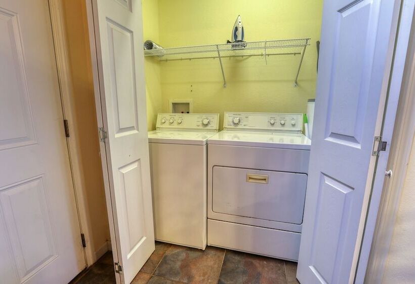 Rivendell Creekside    3 Bedrooms, 2 Baths, Sleeps 6 Cabin By Redawning
