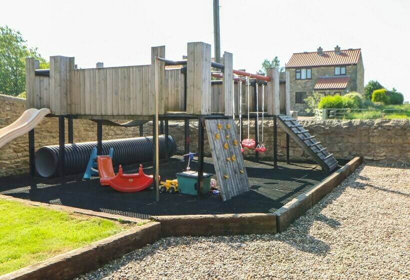 Thistle Close