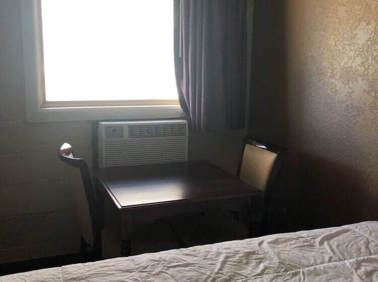 Triangle Inn Motel