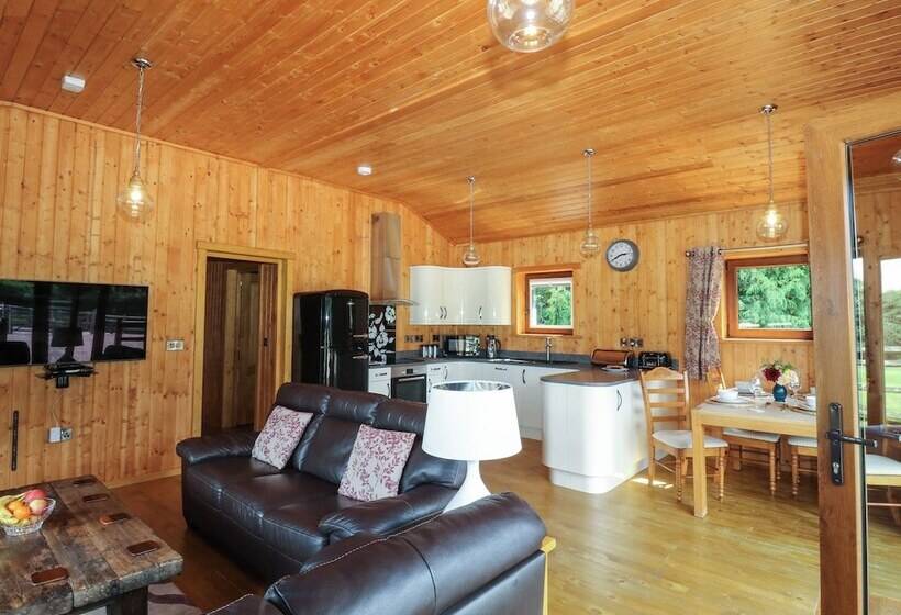 Barn Shelley Lodge