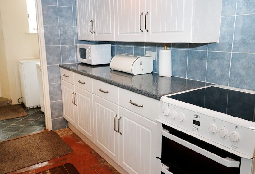 Buckinghams Leary Farm Cottage