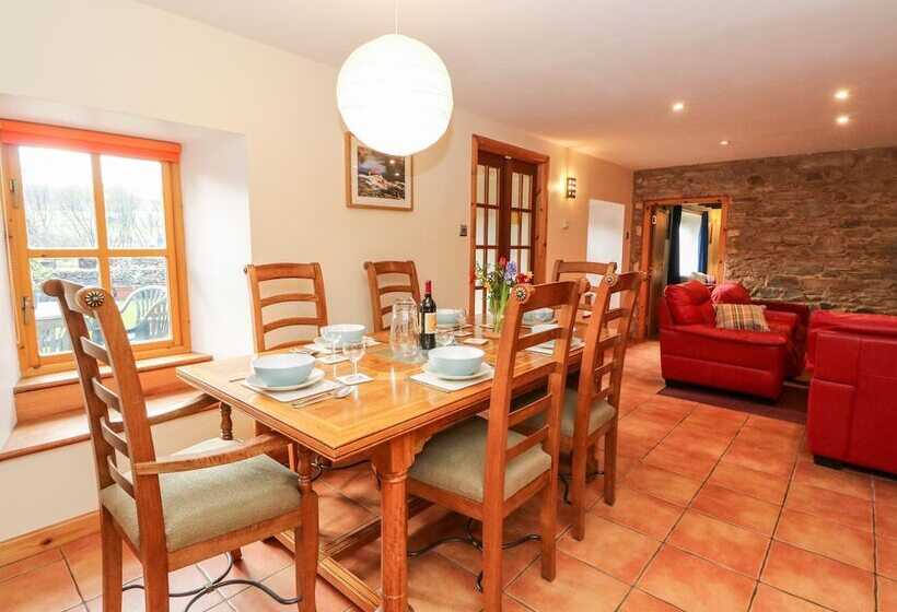 Bugaboo Cottage