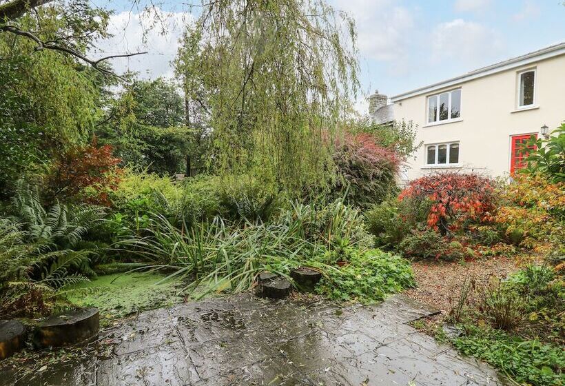Derwen Villa