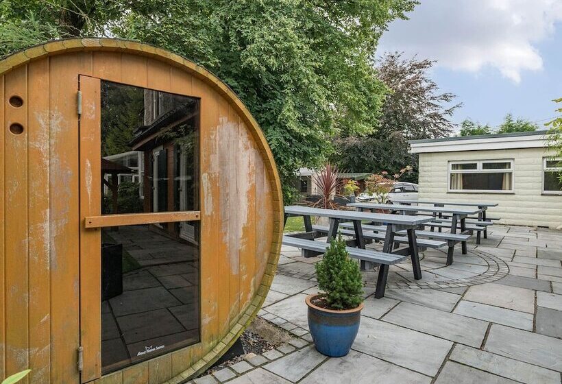 Eden Lodge