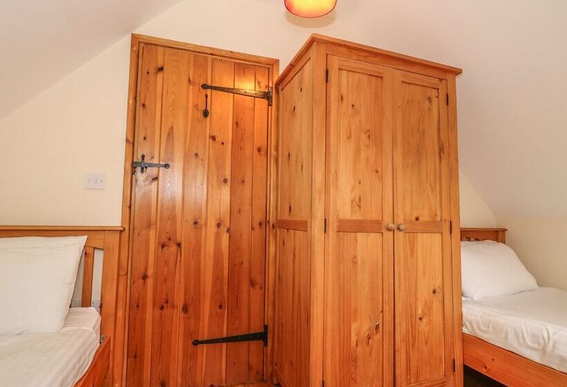 Hazel Lodge