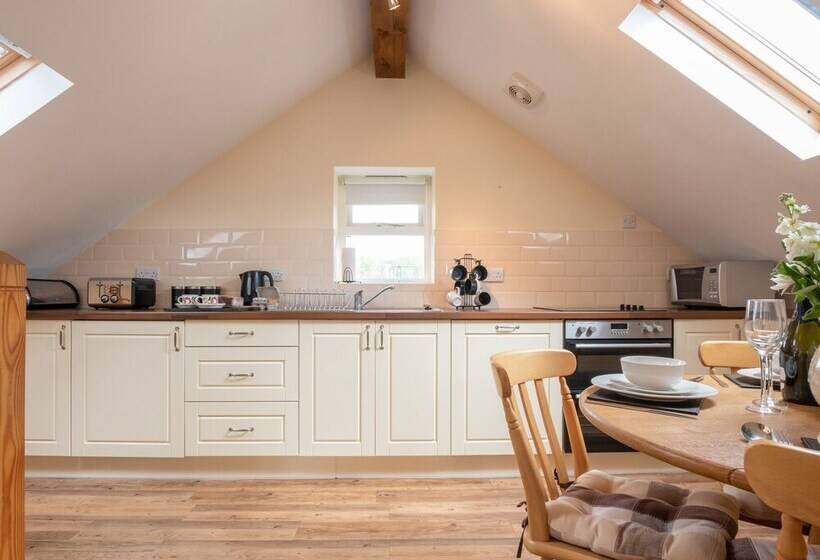 Hendre Cottage
