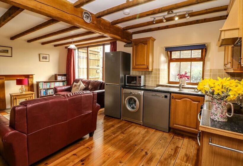 Midfeather Cottage