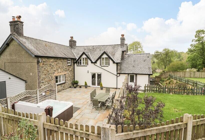 Parc Cottage