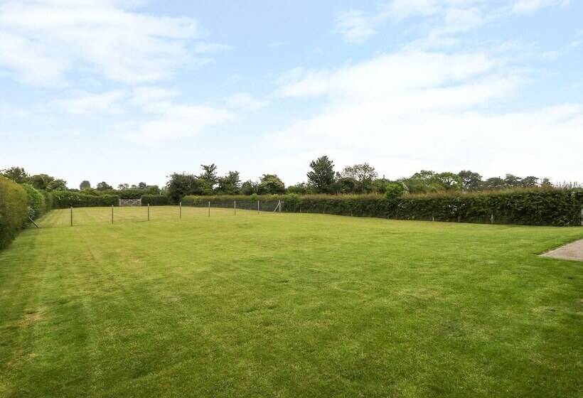 Pinfold View
