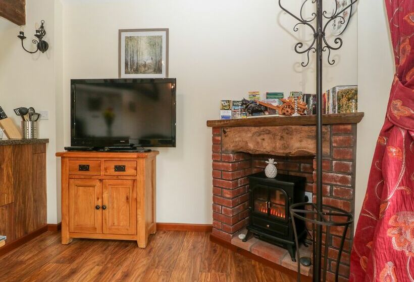 Walnut Cottage