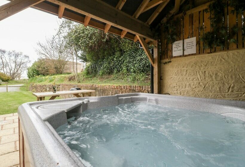 Walnut Cottage