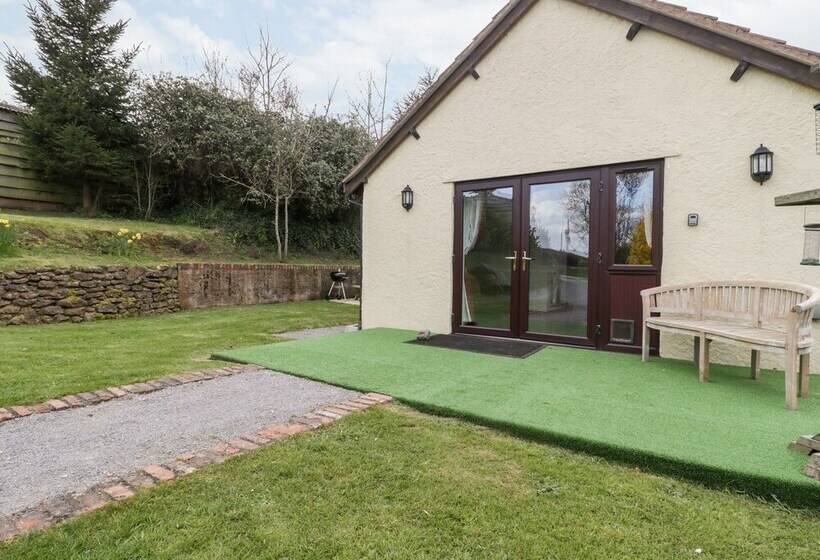 Walnut Cottage