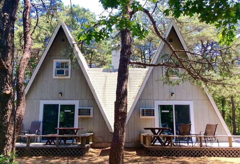 Cottages At The Even Tide Resort