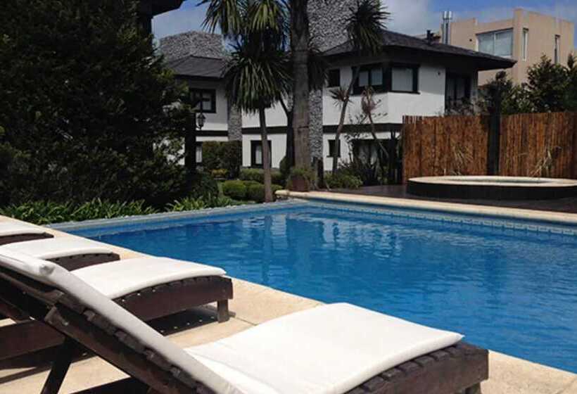 هتل Careyes Aparts & Spa