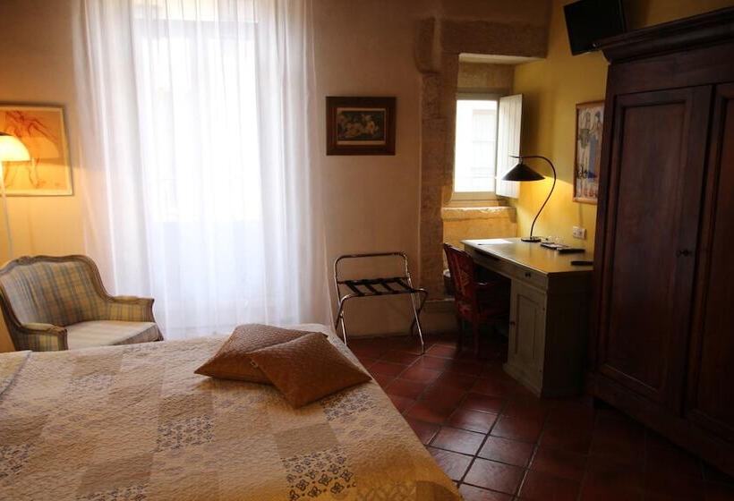 هتل Hostellerie Provençale