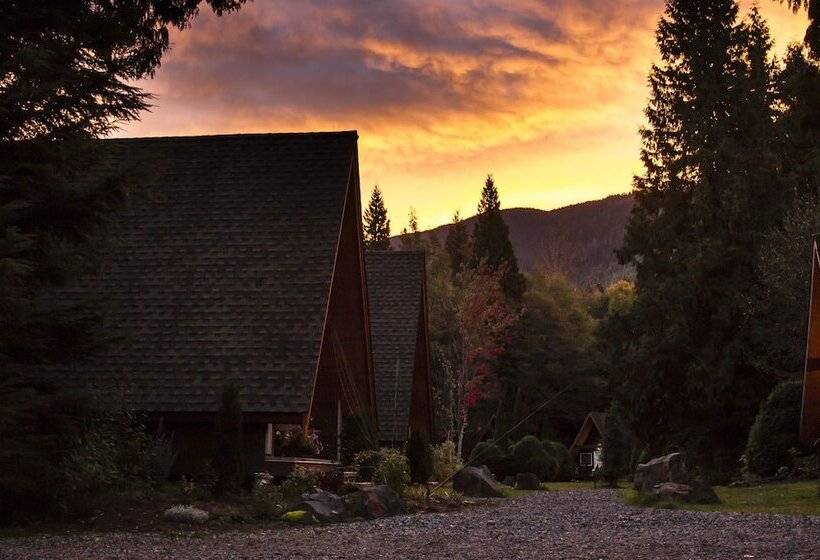 בית מלון כפרי Skeena Spey Riverside Wilderness & Lodge