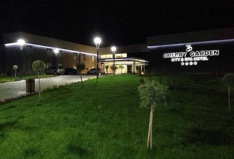 فندق Cherry Garden City & Spa
