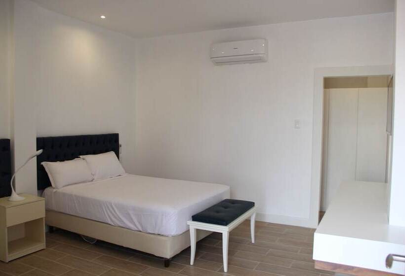 هتل City Plaza Salinas