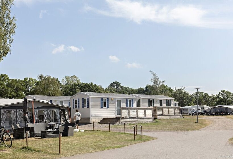 בית מלון כפרי First Camp Ekerum