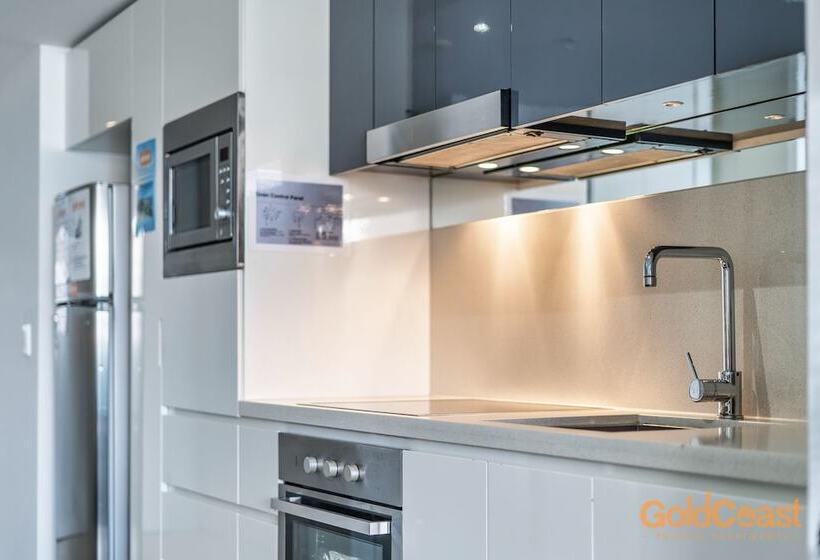هتل Gold Coast Private Apartments