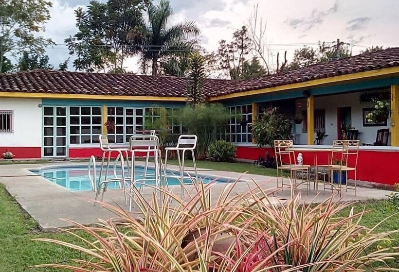 هتل Hacienda Tierra Verde