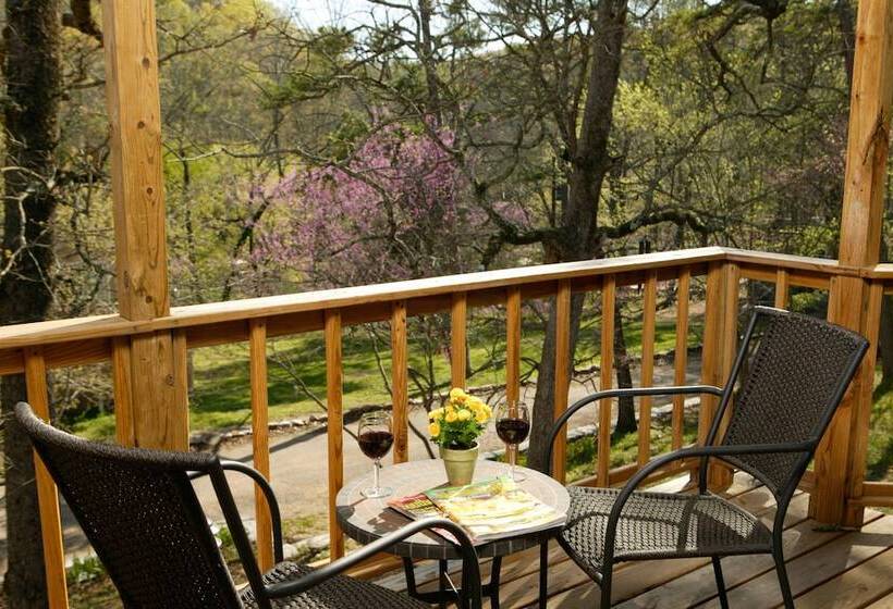 בית מלון כפרי Lake Lucerne Resort & Ranch