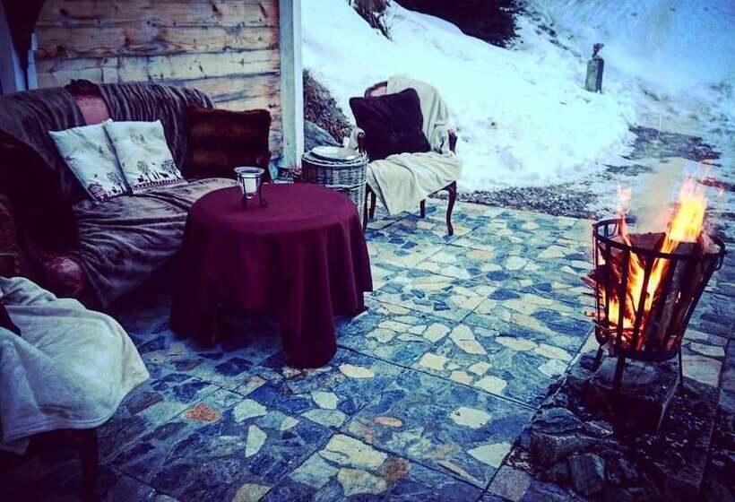 호텔 Loyehill Chalet. Swiss Alps Escape