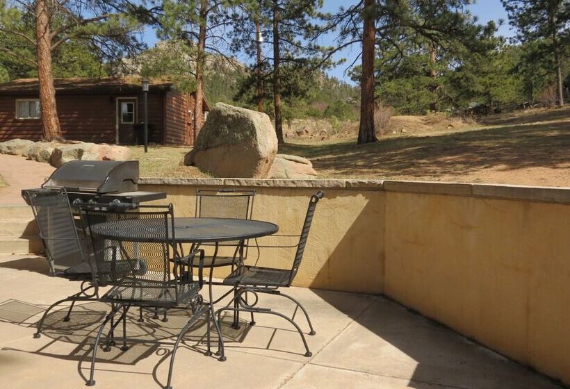 Lazy Elk Retreat   3 Br Cabin