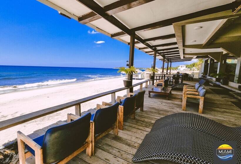 فندق Miami Heat Beach Resort