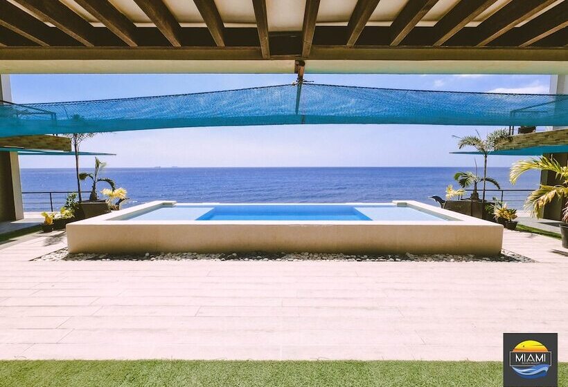 فندق Miami Heat Beach Resort