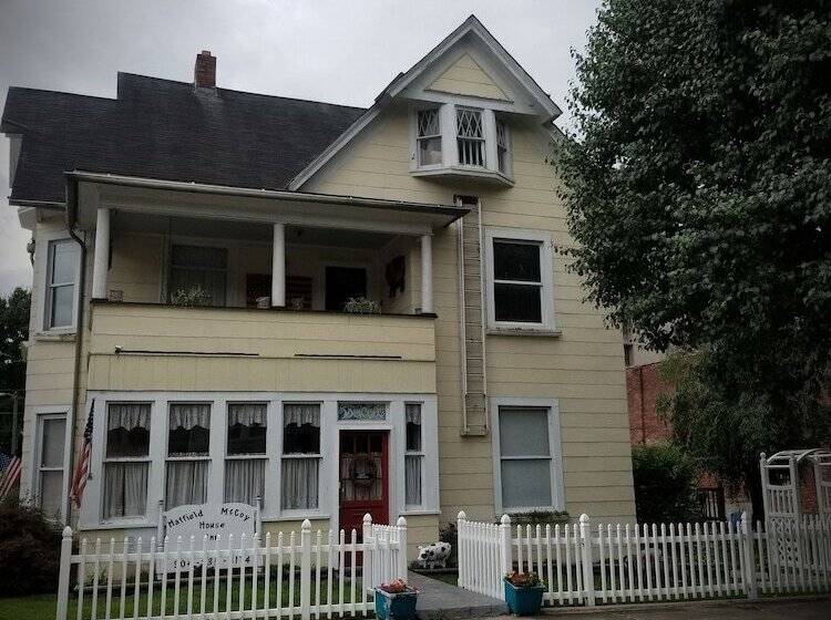 ペンション Hatfield Mccoy House Inn