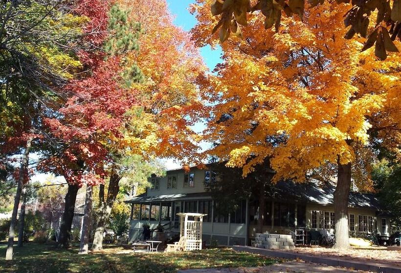 פנסיון Lake Ripley Lodge W Lake Front Rooms, Grand Porch, Kayaks & Paddleboard