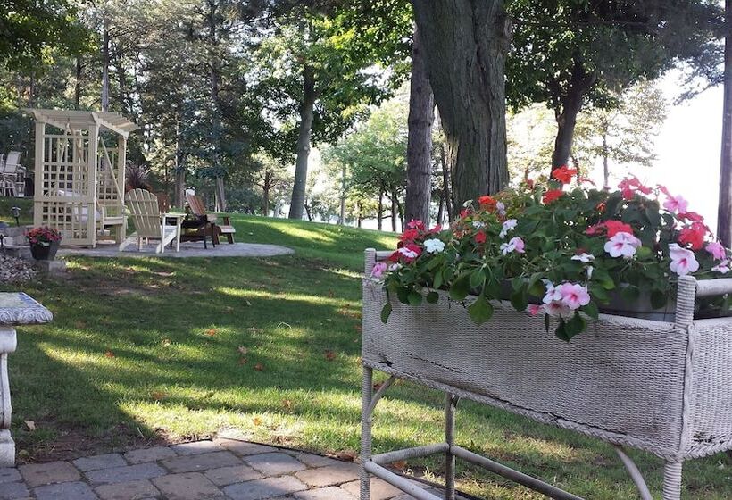 פנסיון Lake Ripley Lodge W Lake Front Rooms, Grand Porch, Kayaks & Paddleboard