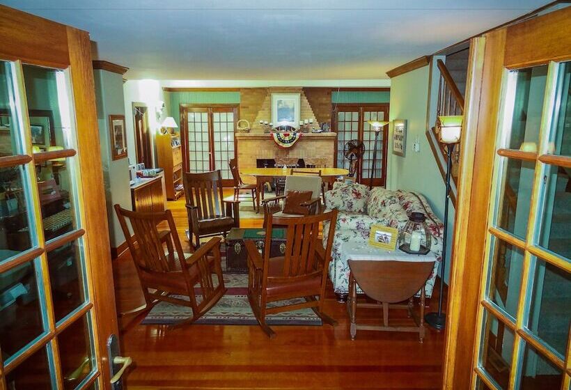 פנסיון Lake Ripley Lodge W Lake Front Rooms, Grand Porch, Kayaks & Paddleboard