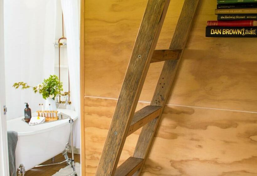 بنسيون The Estate Koroit Boutique